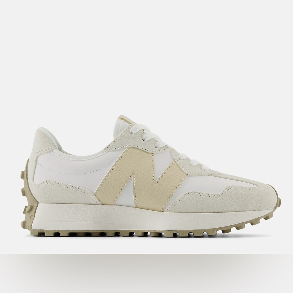 New Balance 327 like new size 10 women’s sneakers